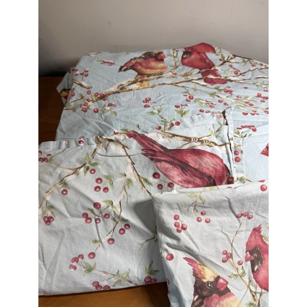 Pottery Barn Cardinal Red Birds Winter Berry  Queen Duvet Cover & 2 Pillowcases